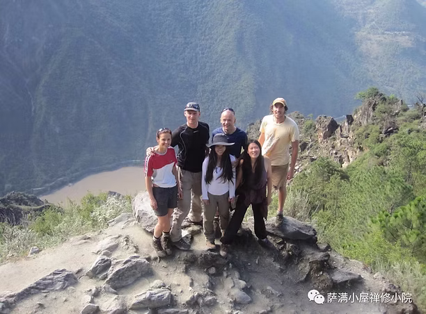 Hiking Tiger Leaping Gorge